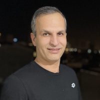 دکتر احسان‌ شاه‌قاسمی